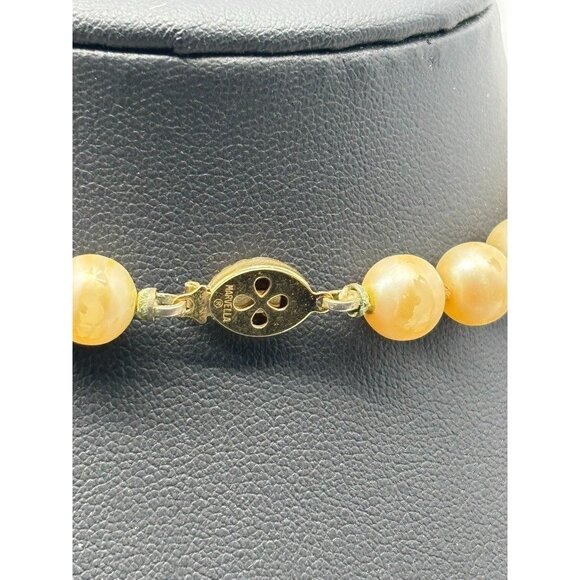 Vintage Marvella Single Strand Cream Faux Pearls with Gold-Tone Clamshell Clasp - Picture 4 of 10